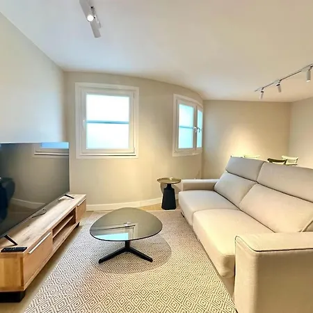 Canton Pequeno Dwelling